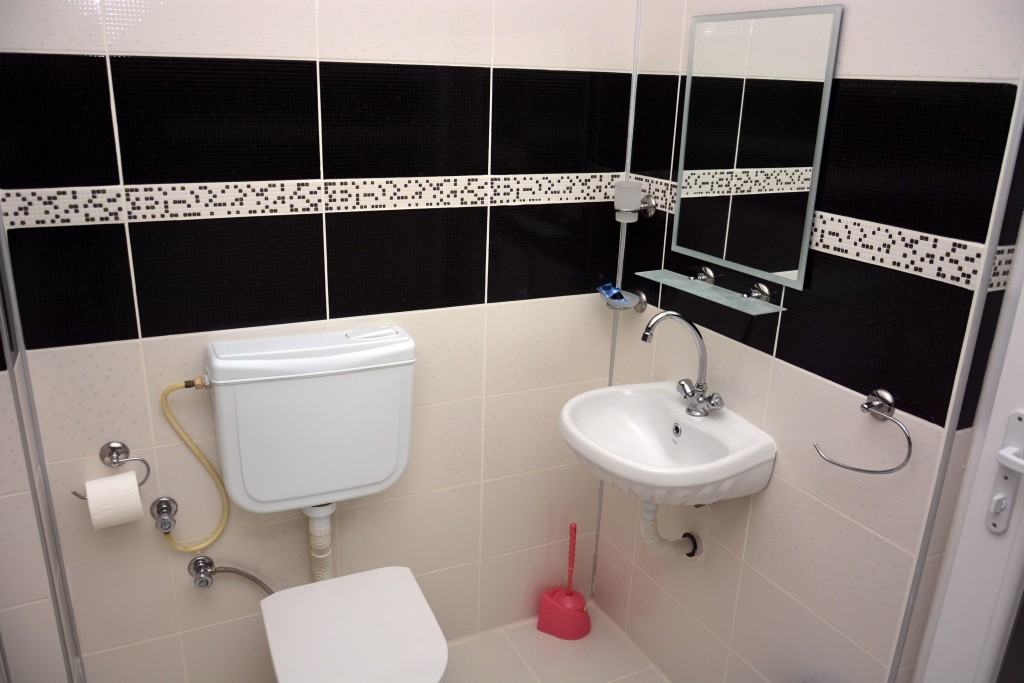 otelsagiroglu-banyo-wc-2